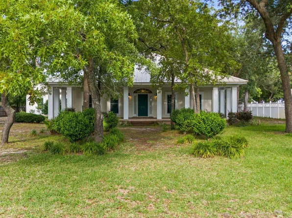 2838 Longleaf Rd, Panama City, FL 32405