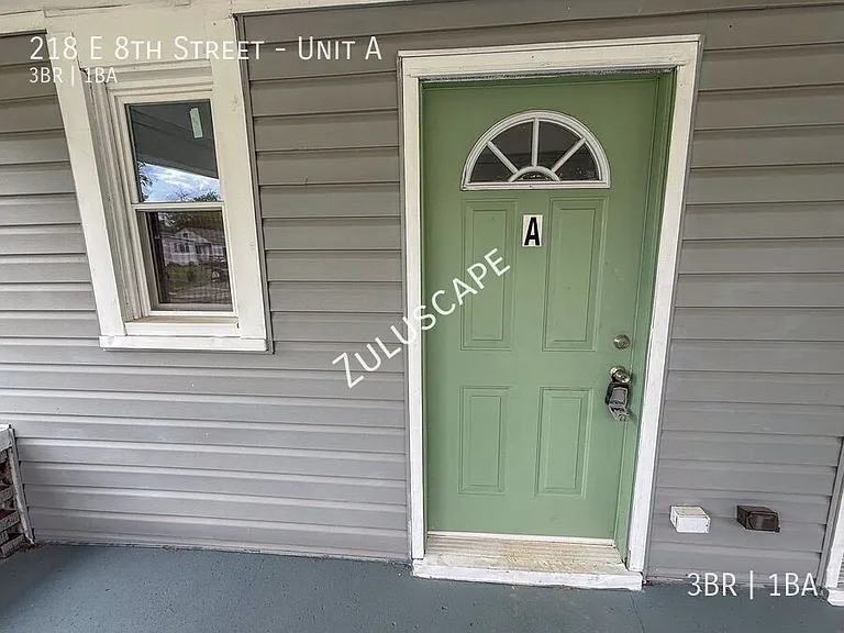 218 E 8th St #A — Photo 2