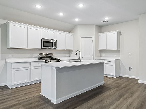 3rd image of 1108 Angus Ln