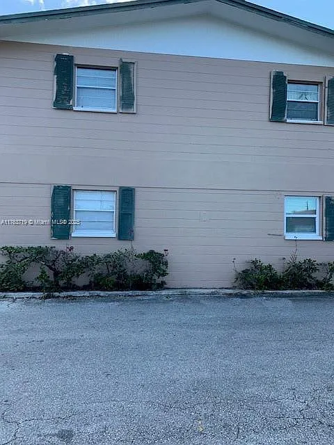 Building Photo - 1719 Dixon Blvd #60