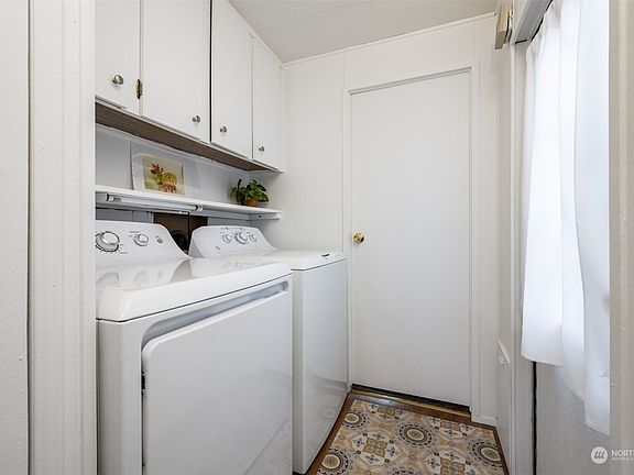 5th image of 1111 Archwood Drive SW #353