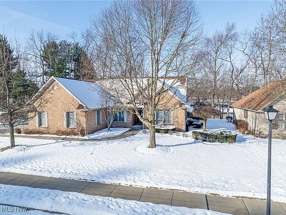 3rd image of 1450 Parkdale Dr
