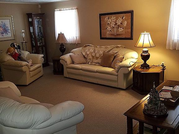 2nd image of 93 Maple Dr
