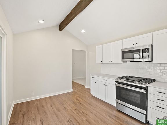 3rd image of 2915 S 158th Cir