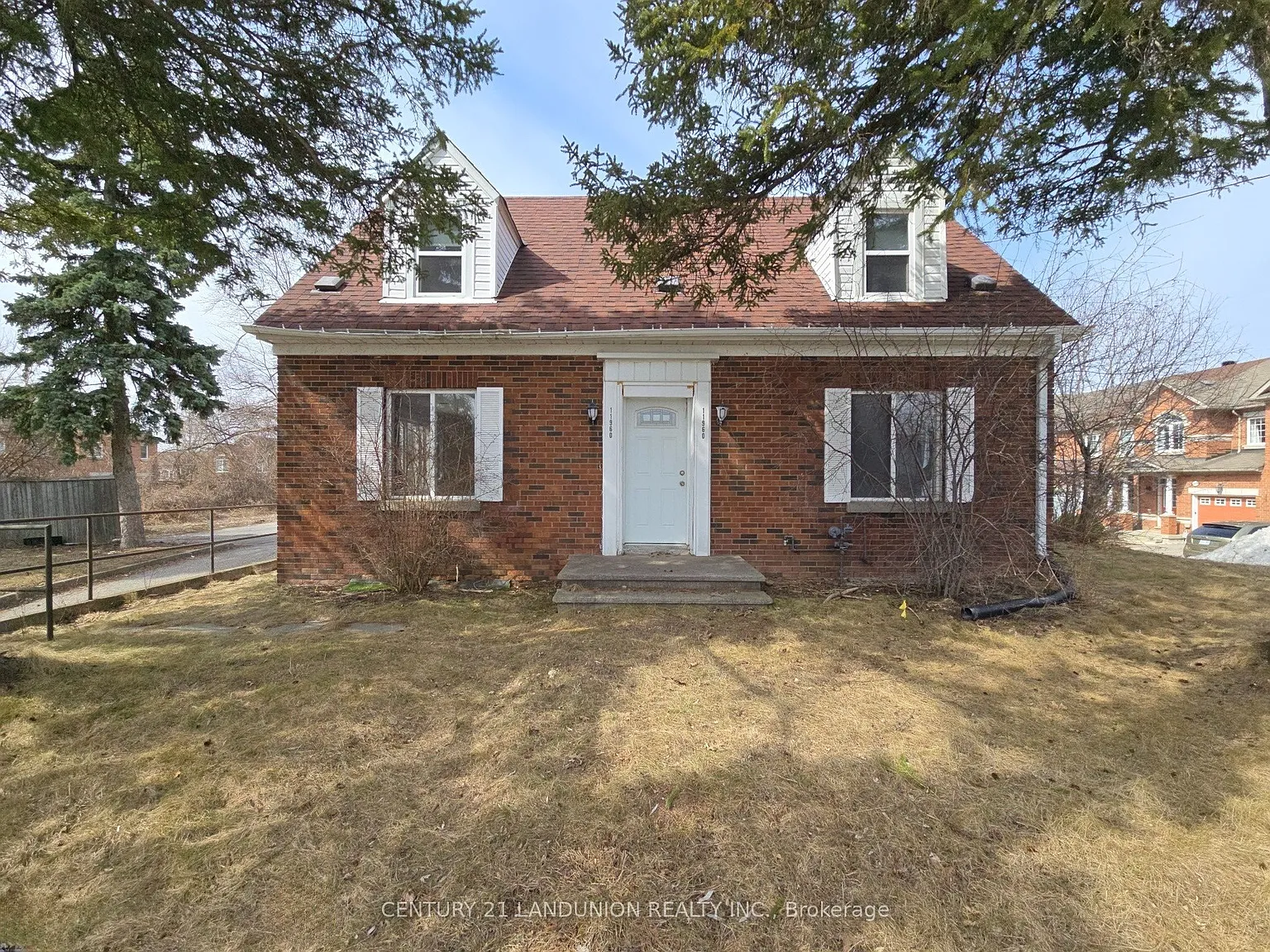 11960 Yonge St photo 1