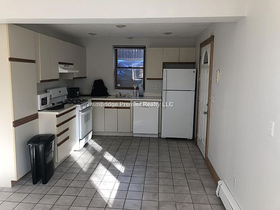 3rd image of 5 Baldwin Street Ct #G1
