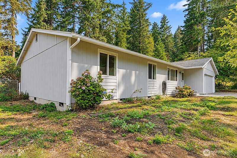 2nd image of 660 NE Barbara Boulevard