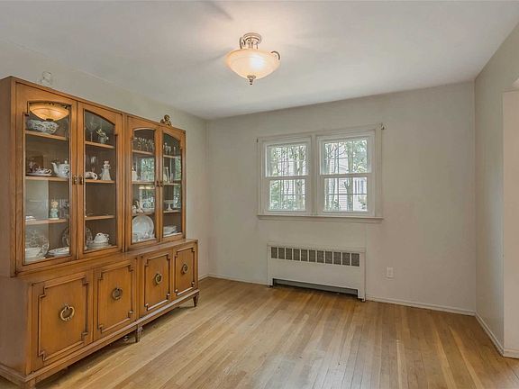 5th image of 23 Jerome Dr