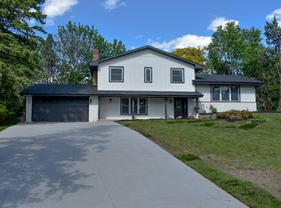 8524 Hopewood Ln, New Hope, MN 55427