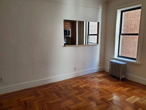 3rd image of 72 Seaman Ave APT 4B