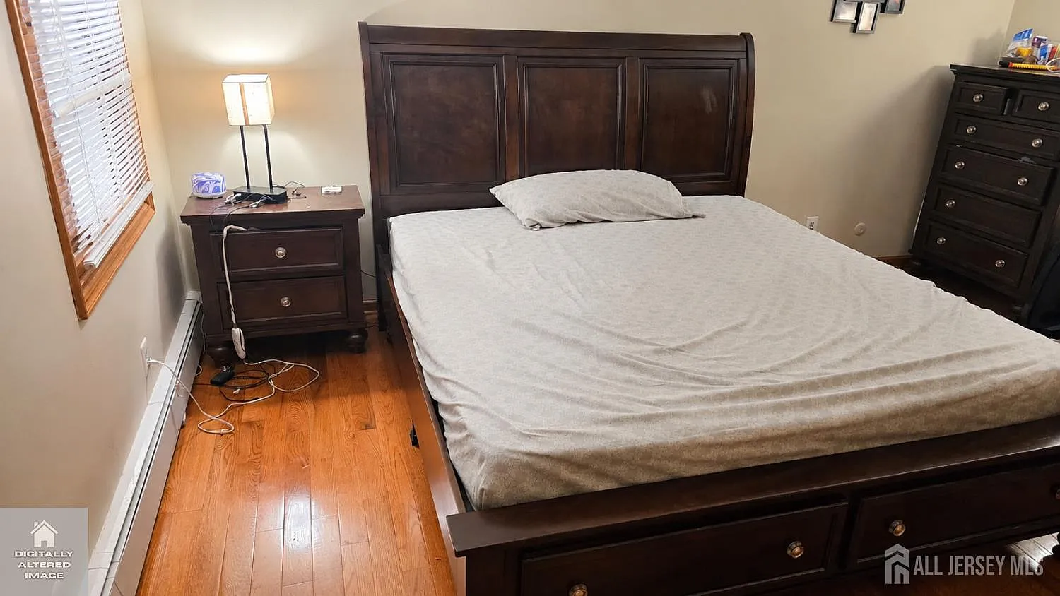 5 bed, 3.0 bath, 2700 sqft, $4,500 — Photo 3