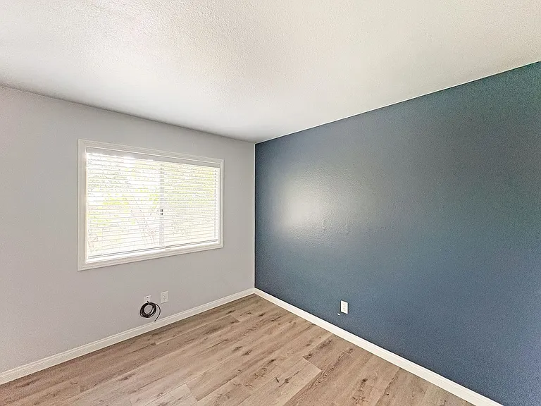 266 Oleander Dr — Photo 11