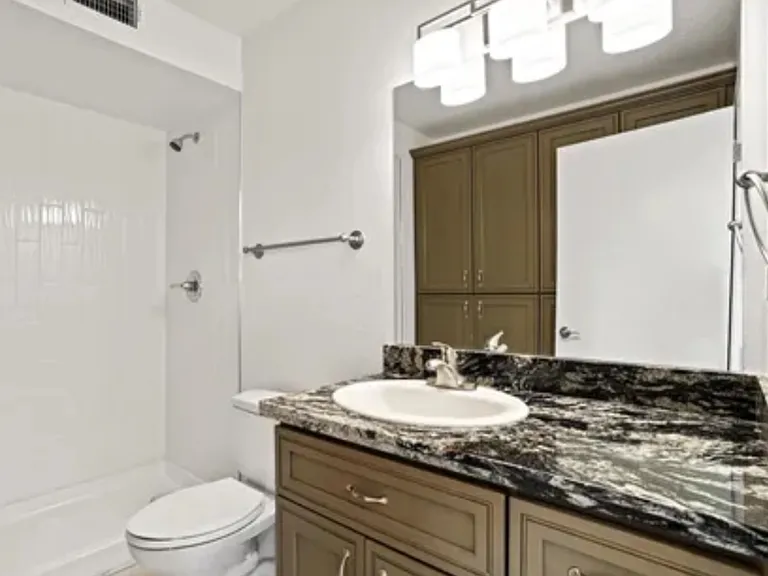 212 E Ridge Ln — Photo 8
