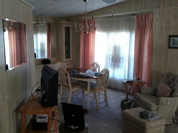 5th image of 226 Cayuta Ave.