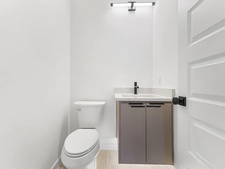 206 W Brooklyn Ave — Photo 5