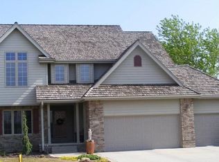 2712 E 12th St, Fremont, NE 68025