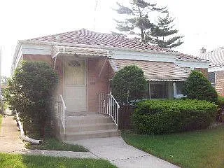 9625 S Albany Ave photo 1
