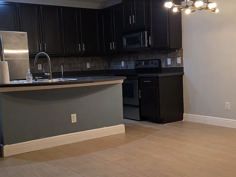 1039 Tullamore Dr — Photo 18