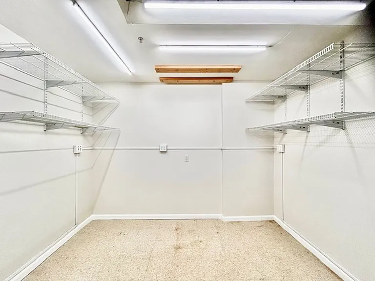 1803 Staley Manor Dr — Photo 38
