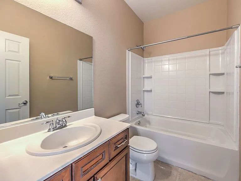 8229 Sawmill Falls St — Photo 12