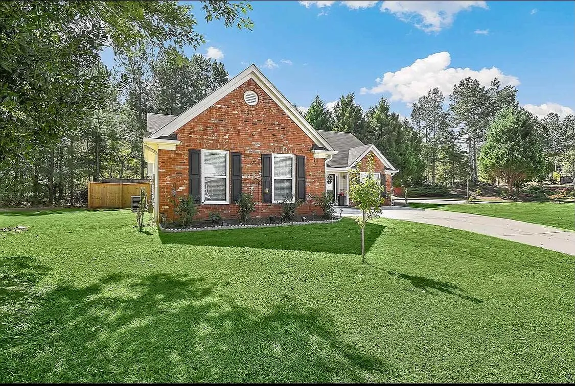 3 bed, 1638 sqft, $2,300 — Photo 1