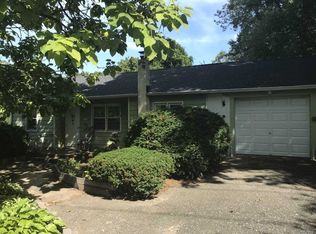5 Barbara Ln, Medford, NY 11763