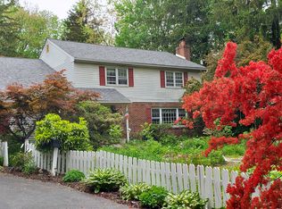 318 Palmers Ln, Wallingford, PA 19086