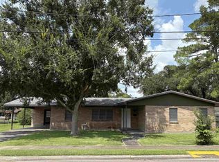204 Tiger Dr, Thibodaux, LA 70301