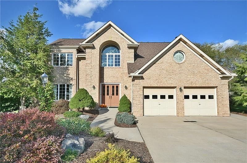 1st image of 2437 Bonnie Dell Dr
