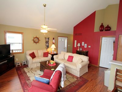 164 Hickory Rd, Lake Ozark, MO, 65049