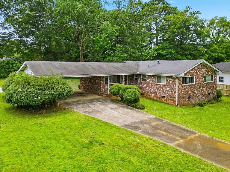 1808 Sandy Plains Rd — Photo 22