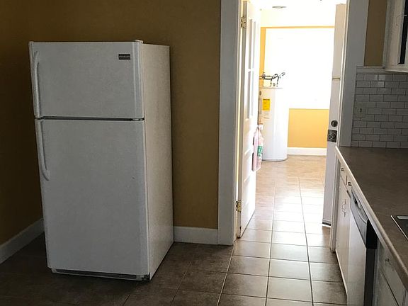 4th image of 101 W Lynne Dr
