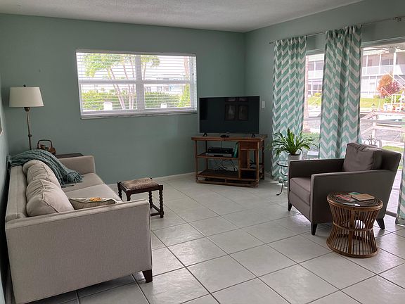 3rd image of 100 Lehane Ter APT 15