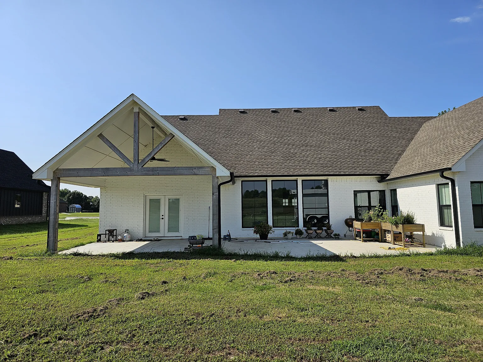 4 bed, 2486 sqft, $2,699 — Photo 2