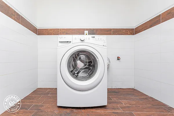 Rented by MySpaceNYC | media 17