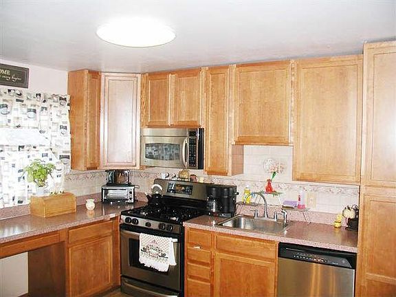 Updated Kitchen with SS appliances