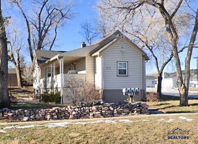 1st image of 831 Dilger Ave