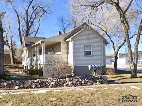 831 Dilger Ave, Rapid City, SD 57701