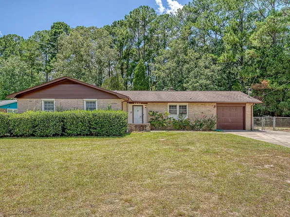 4936 Foxwood Dr, North Charleston, SC 29418