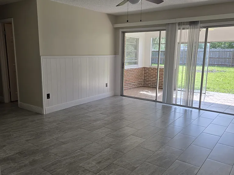 1420 Simmons Rd #1 — Photo 6