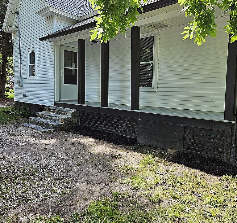 2nd image of 390 E Main St