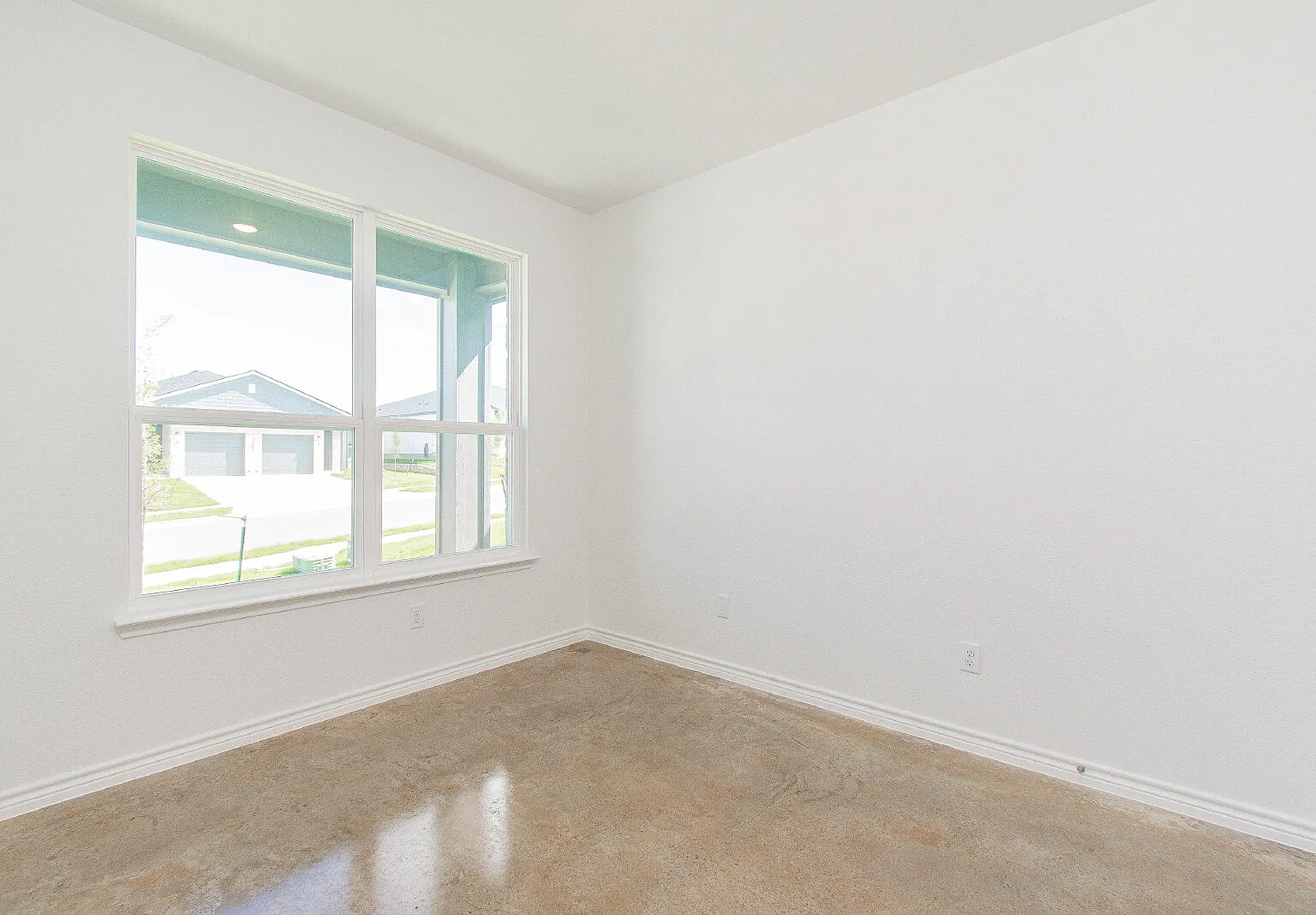 3 bed, 2.0 bath, 1450 sqft, $1,450 — Photo 2