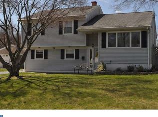 28 Hardwick Dr, Ewing, NJ 08638