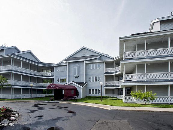 2nd image of 355 Columbia Ave W APT 203