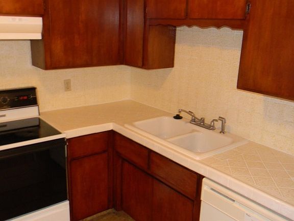 5th image of 9204 Eaglepoint Ln