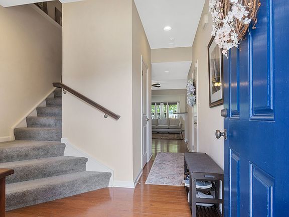 5th image of 101 Riva Ct