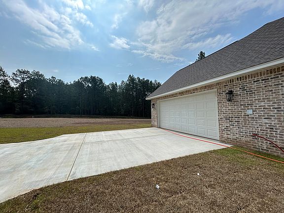 4th image of 6 Thomas Richard Ln