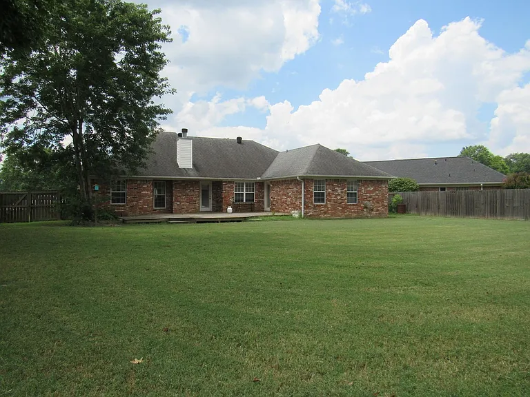 16 Emerald Cir — Photo 41