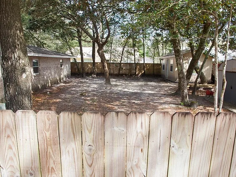 4229 Lancaster Dr — Photo 3