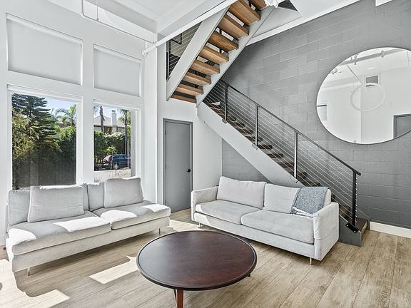 5th image of 4079 1st Ave #1